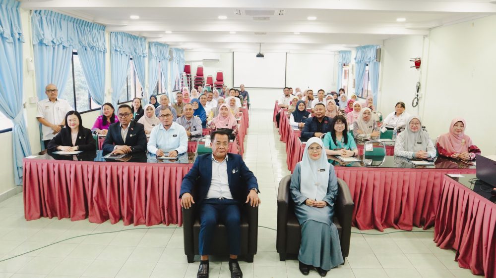MAJLIS PENYERAHAN SURAT KENAIKAN PANGKAT PEGAWAI PERKHIDMATAN PENDIDIKAN TBBK FASA 1 TAHUN 2025 (SSPA)